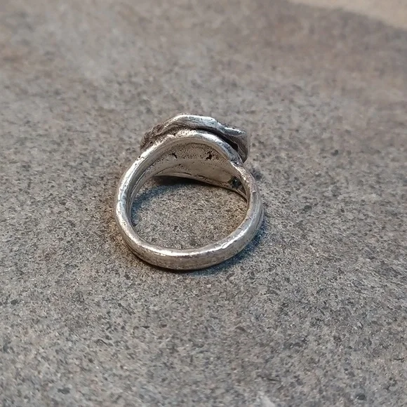 Handmade Sterling Silver ring - Picture 4 of 5